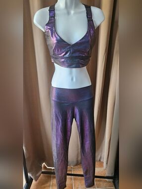 Buffbunny Collection Mood Ring Holographic Set Alpha Sports Bra V2 Rebel Legging